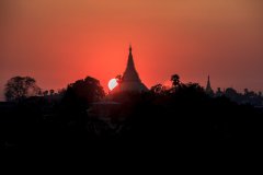 04-Shwedagon Pagoda at sunset
